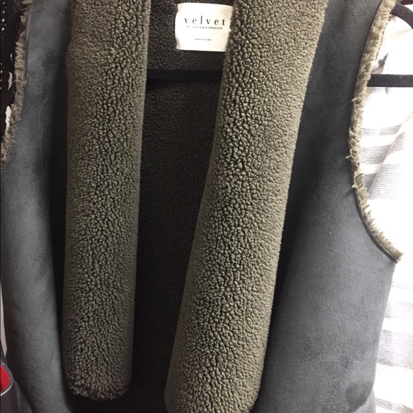 Velvet brand vest - Picture 3 of 3